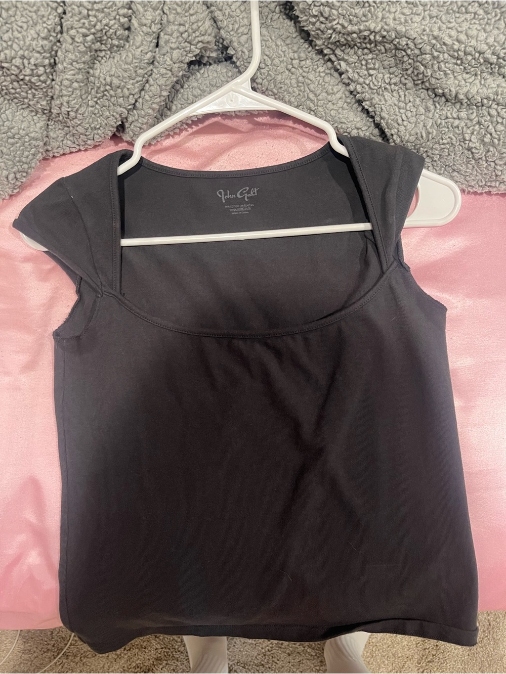 Brandy Melville Black Scoop Neck Cap-Sleeve Tank